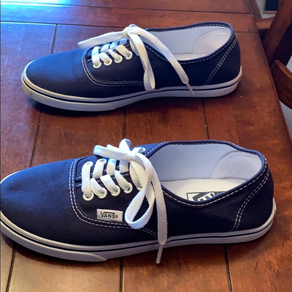 Vans - Picture 6 of 7